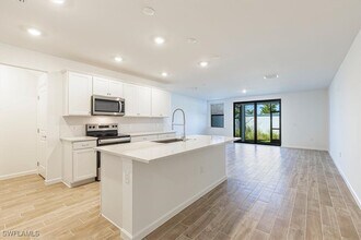 Building Photo - 27842 Solis Grande Dr