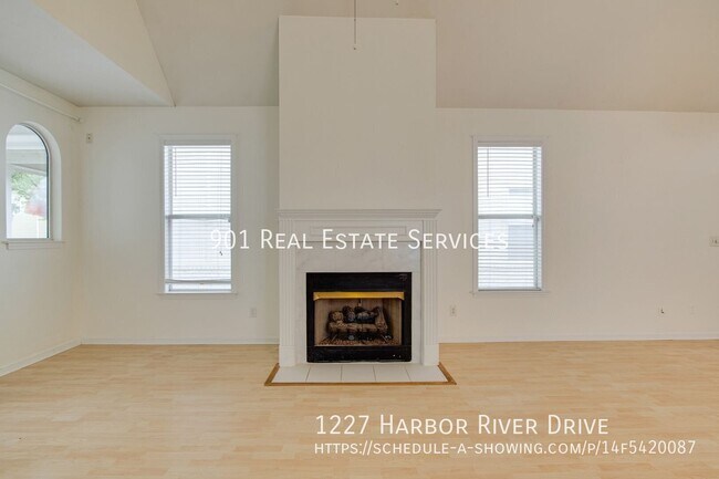 Foto del edificio - 1227 Harbor River Dr