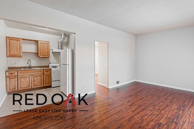 Foto del edificio - 11736 Gurley Ave