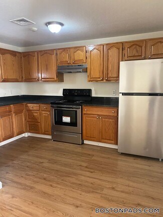 Building Photo - 4000 N Main St