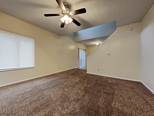 Building Photo - 6578 Largo Ln