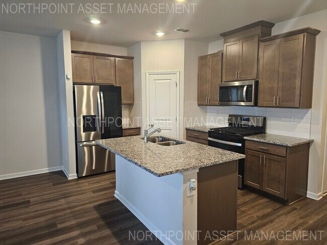 Foto del edificio - Beautiful Townhome for Lease in Lawrenceville