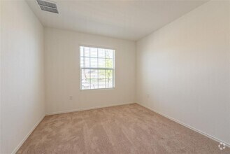 Building Photo - 220 Camargue Dr