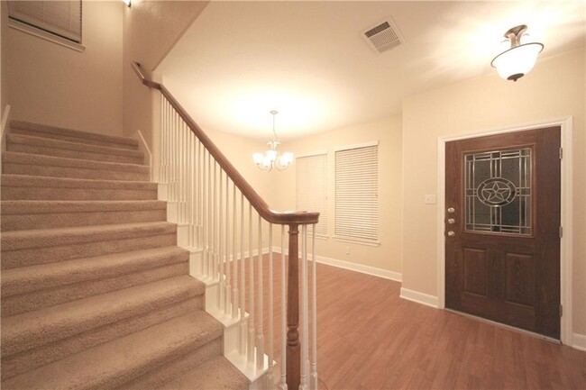 Building Photo - 11 Green Terrace Cove