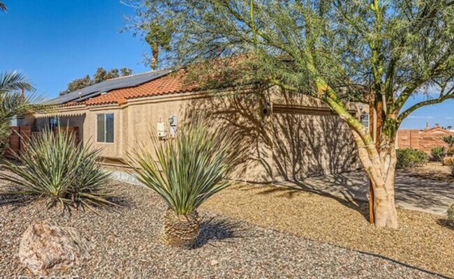 Building Photo - BEAUTIFUL 3 BEDROOM 2 FULL BATHS SINGLE ST...