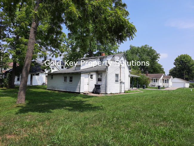 Building Photo - 221 COTTAGE AVE