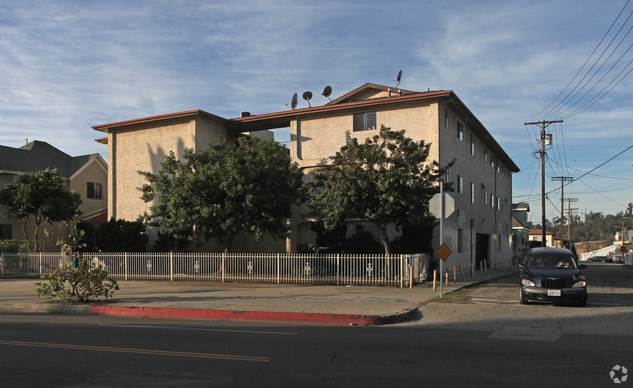 Primary Photo - 170 Avenue 26