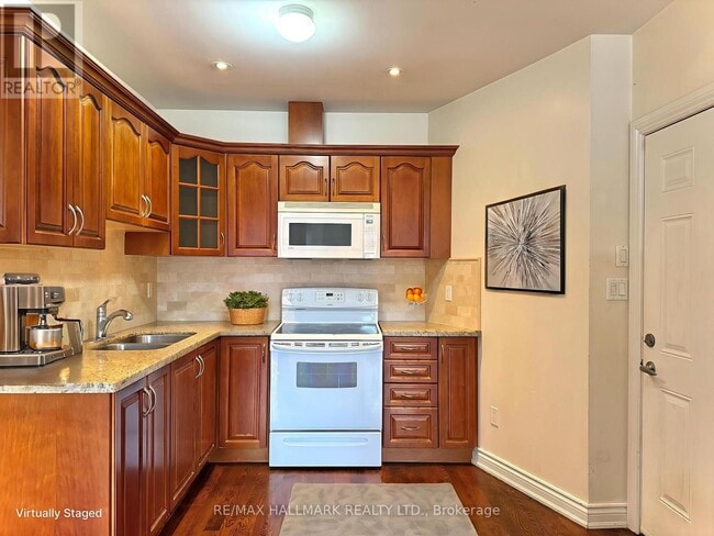 Photo du bâtiment - 2038 Danforth Ave