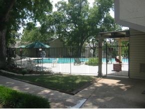 Foto principal - 816 Cardinal Creek Blvd