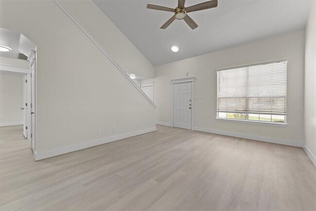 Building Photo - 1430 Suffield Ct