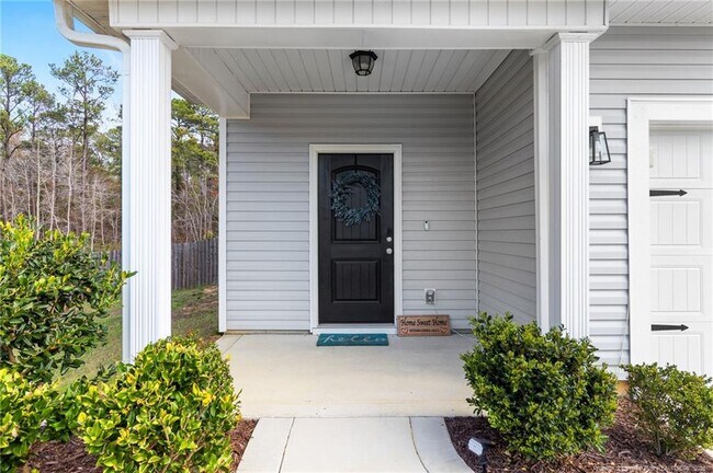 Foto del edificio - 50 Basswood Ct