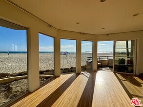 Building Photo - 3505 Ocean Front Walk