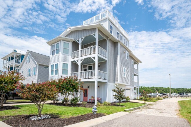 Foto del edificio - FURNISHED BEACH HOME  WITH UNOBSTRUCTED VIEWS OF THE ICW