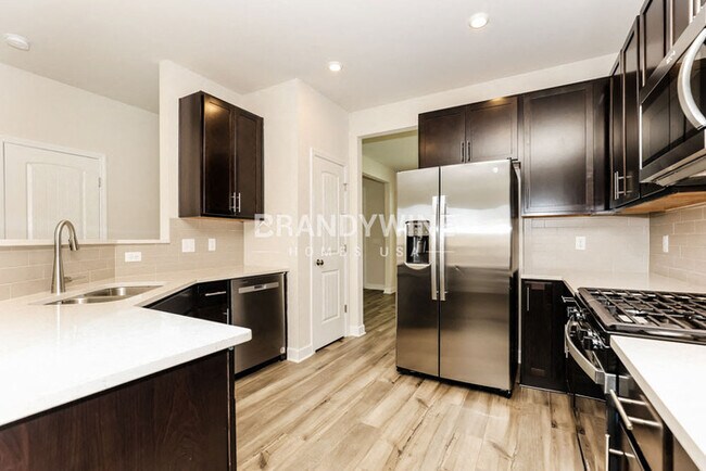 Building Photo - 4515 Hoboken Wy