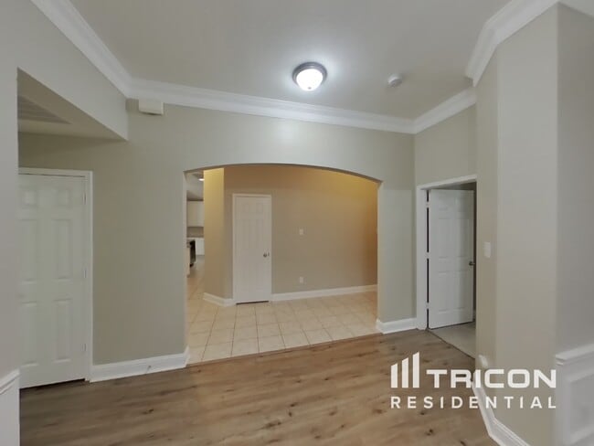 Building Photo - 202 Cox Dr