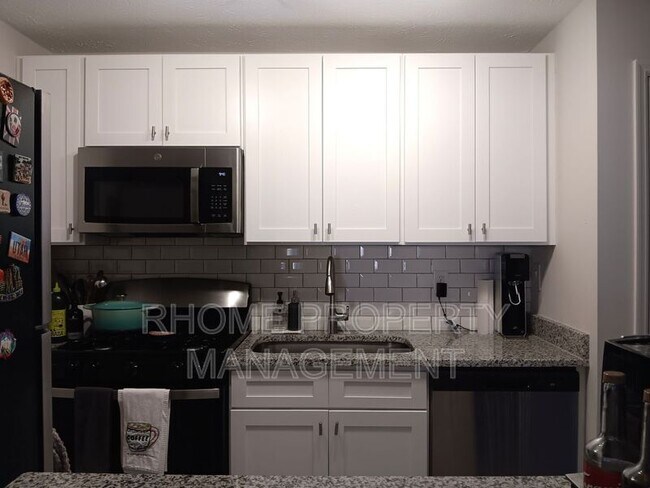 Building Photo - 1407 Riverview Dr