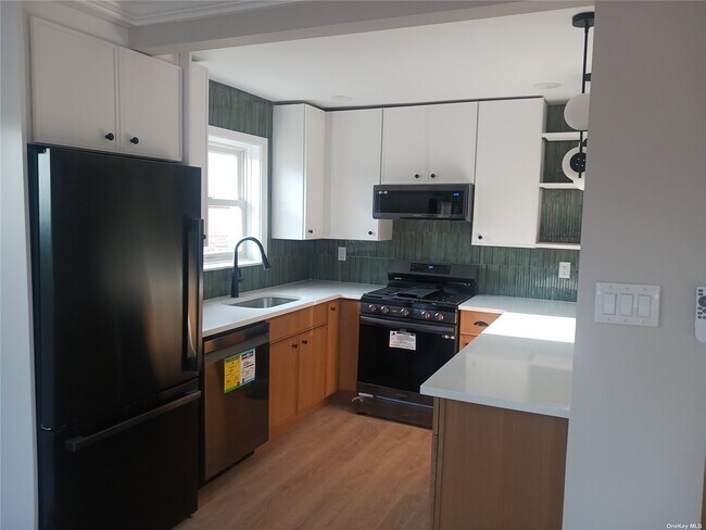 Building Photo - 138-46 Brookville Blvd
