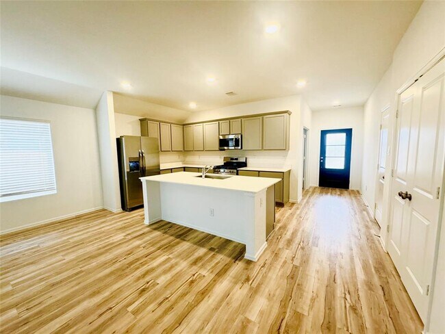 Building Photo - 8007 Elk Grv Ln
