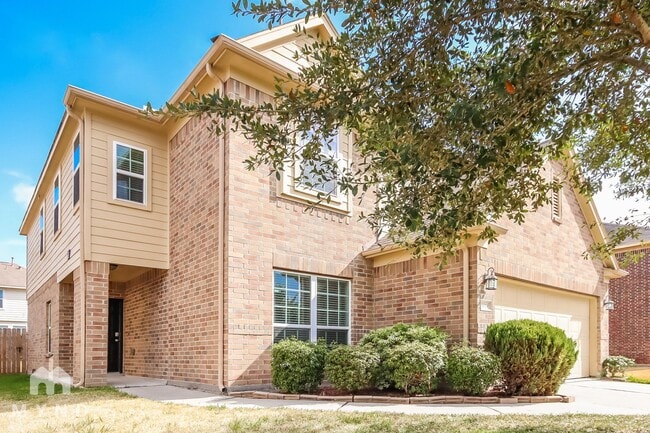 Building Photo - 5019 Forest Hurst Dr