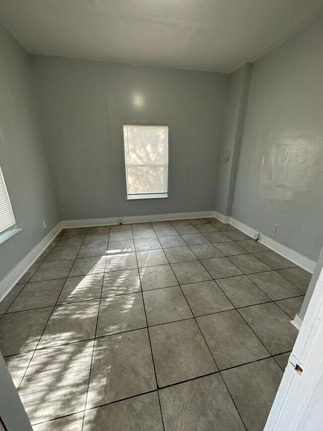 Foto del edificio - Fully renovated 2/1 single family residenc...