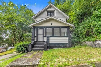 Building Photo - 712 Roselle Ave