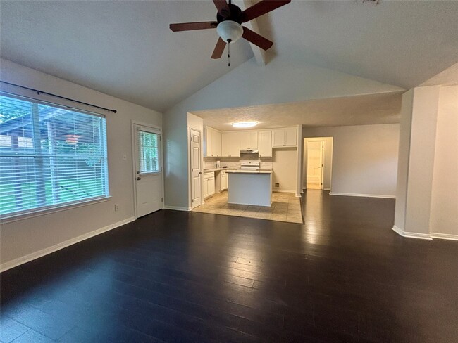 Foto del edificio - 16322 Long Valley Ct