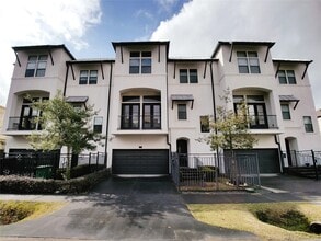 Building Photo - 2311 Arabelle St