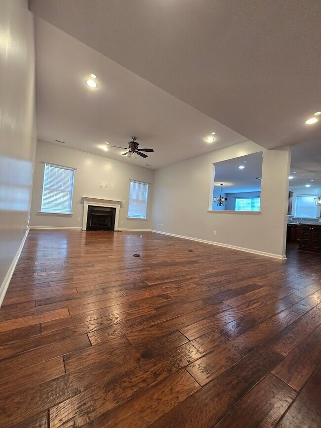 Foto del edificio - 3084 Sycamore Point Tr