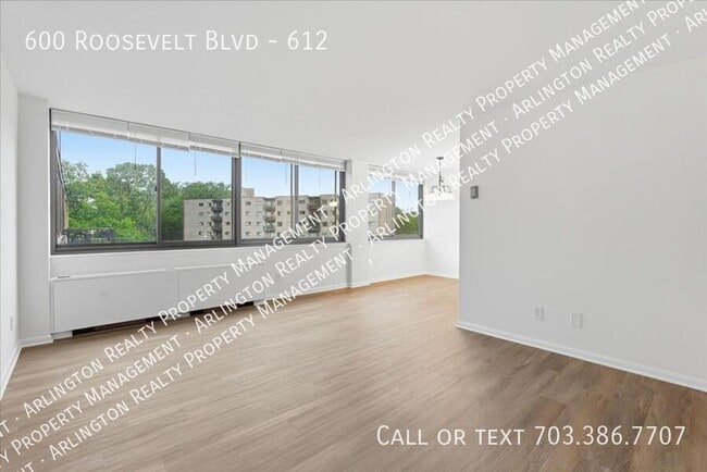 Building Photo - 600 Roosevelt Blvd
