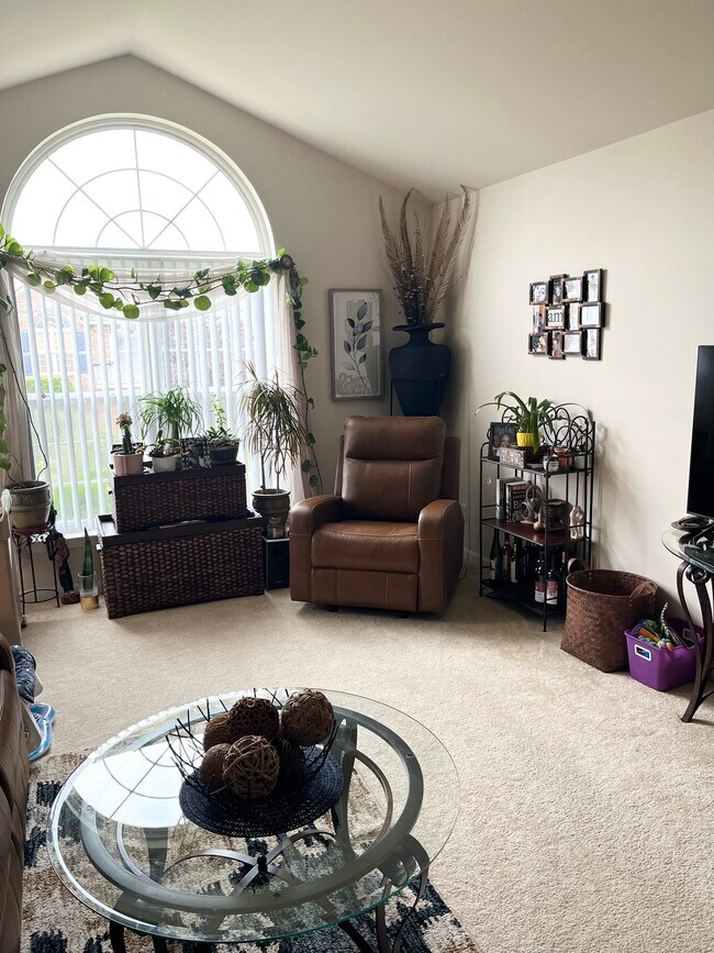 3583 Oakmonte Blvd Unit 52, Rochester, MI 48306 Condo for Rent in