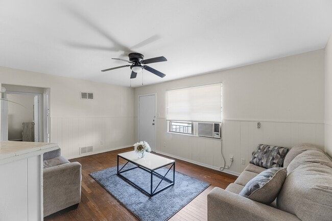 Foto del edificio - 2806 Delano St