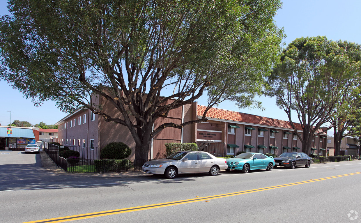 Building Photo - Villa Lakeshore Apartments