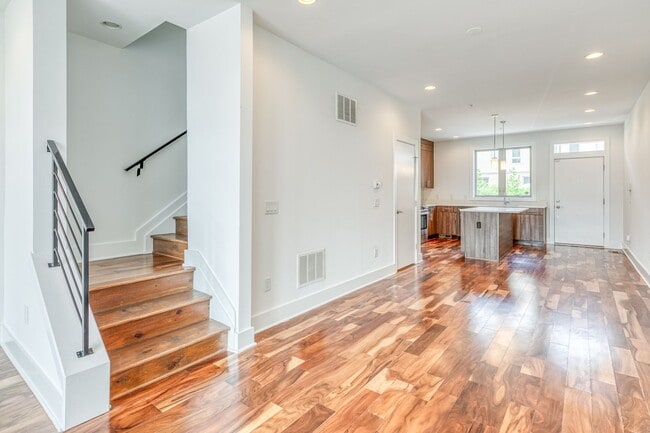 Photo - Queen Village Townhome with Parking