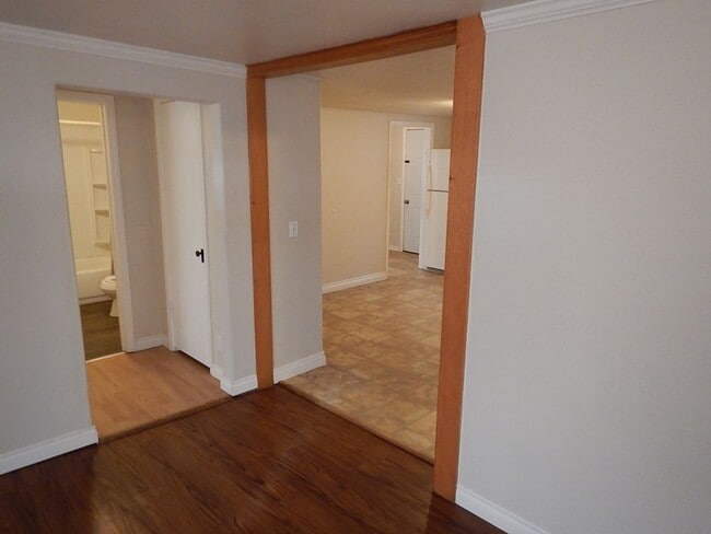 Building Photo - 2 Bedroom Home with Large Yard - Available...