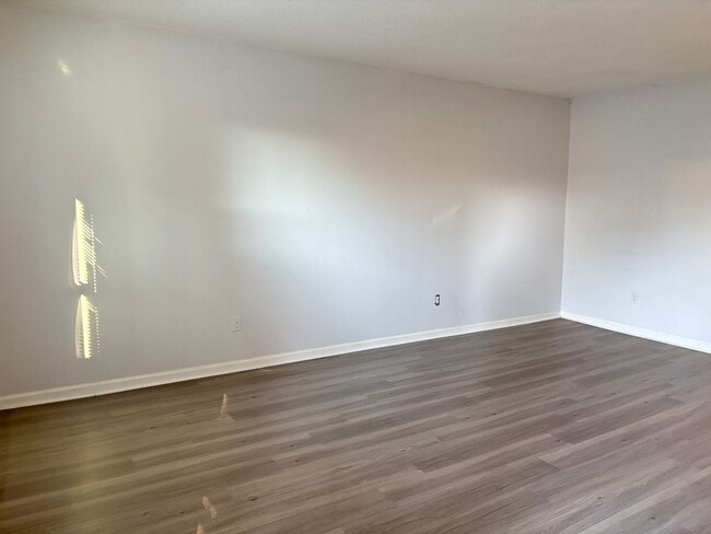 Foto del edificio - 2 Bedroom, 1.5 Bathroom Condo in Winston-Salem!
