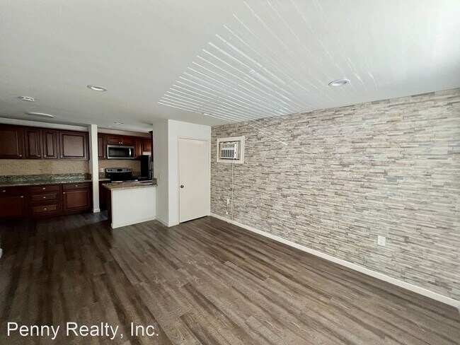 Building Photo - 1 br, 1 bath House - 6740 University Ave.