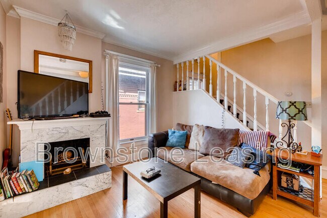 Foto del edificio - 1035 N Marion St