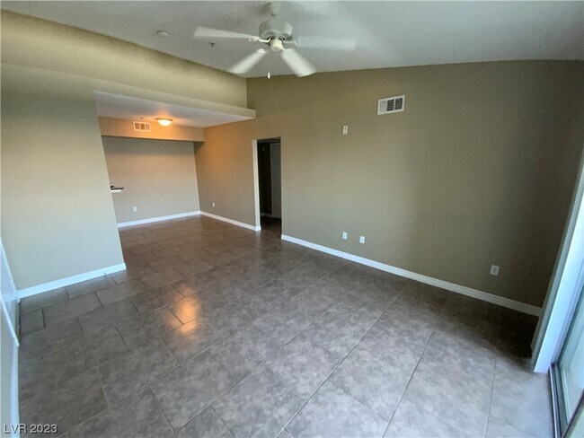 Building Photo - 6955 N Durango Dr