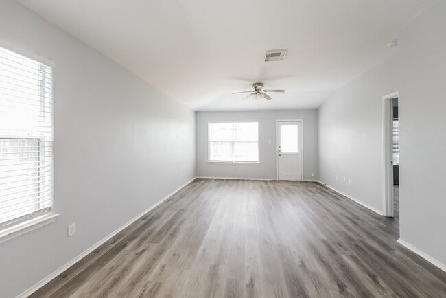 Building Photo - 19031 Wild Yaupon Dr