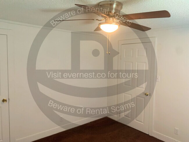 Building Photo - 339 16th Ct N
