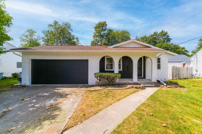 Building Photo - 4871 Glenburn Ave