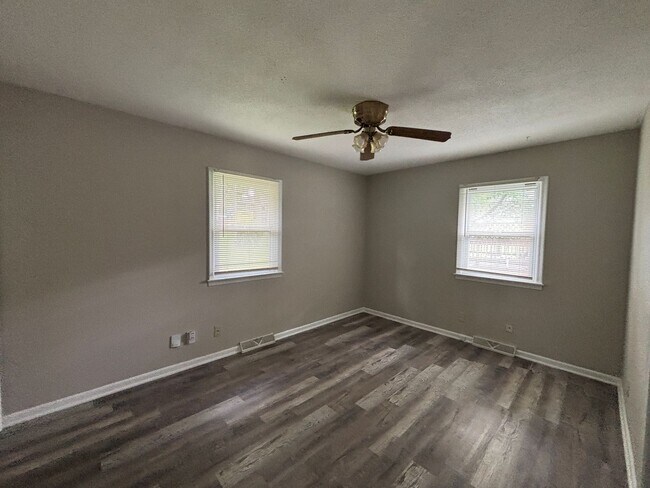 Building Photo - 3 BR/2BA | Newly Renovated Single Family Home | 2-Car Covered Parking | Gated backyard