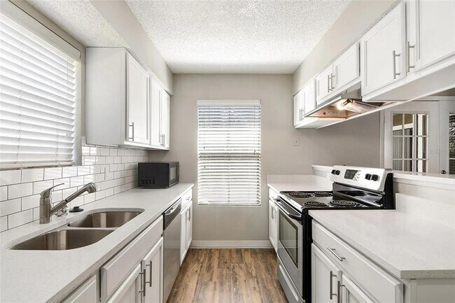 Foto del edificio - 1001 Center Rd