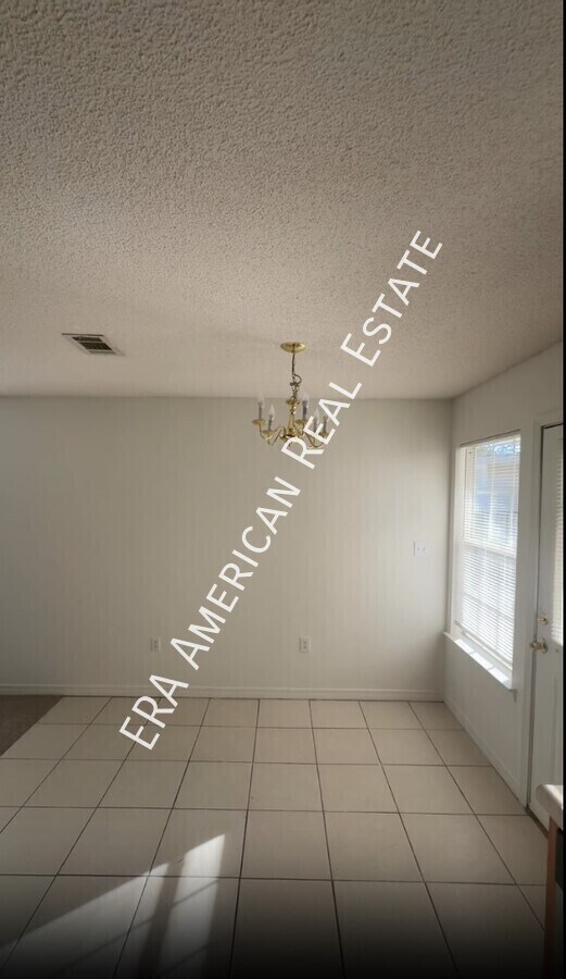 Foto del edificio - 1309 Dogwood Ave