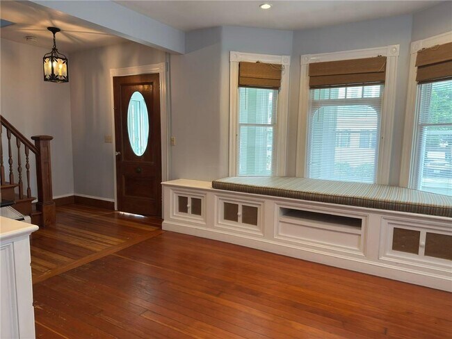 Foto del edificio - 67 Hall Ave