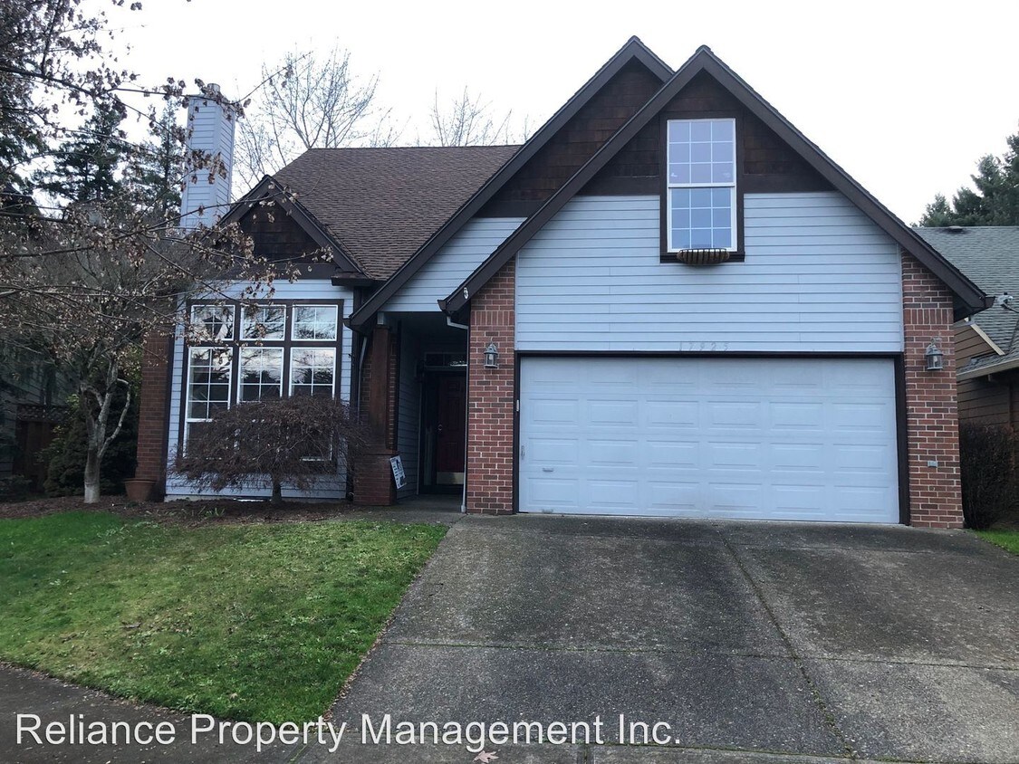 Primary Photo - 5 br, 2.5 bath House - 17925 SW 114th Ave.