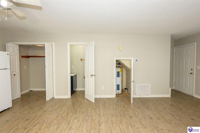Foto del edificio - 173 Creekvale Dr