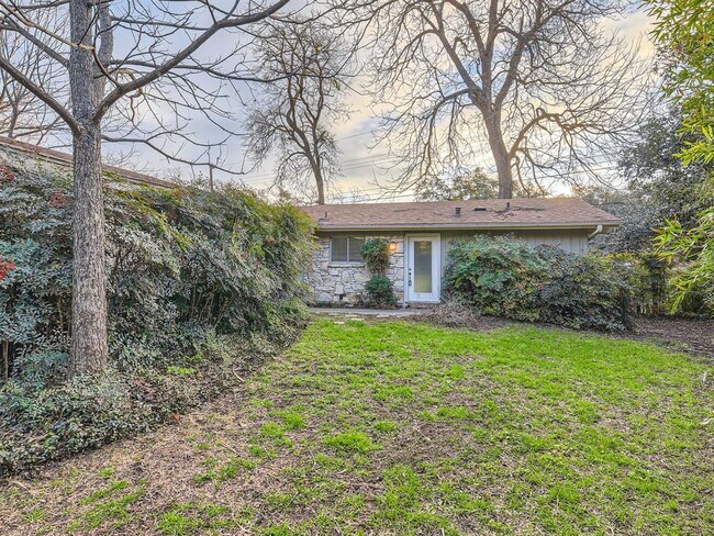 Foto del edificio - 2000 Cody Ct