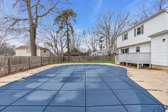 Foto del edificio - Newly Renovated 4-Bedroom Home with Pool i...