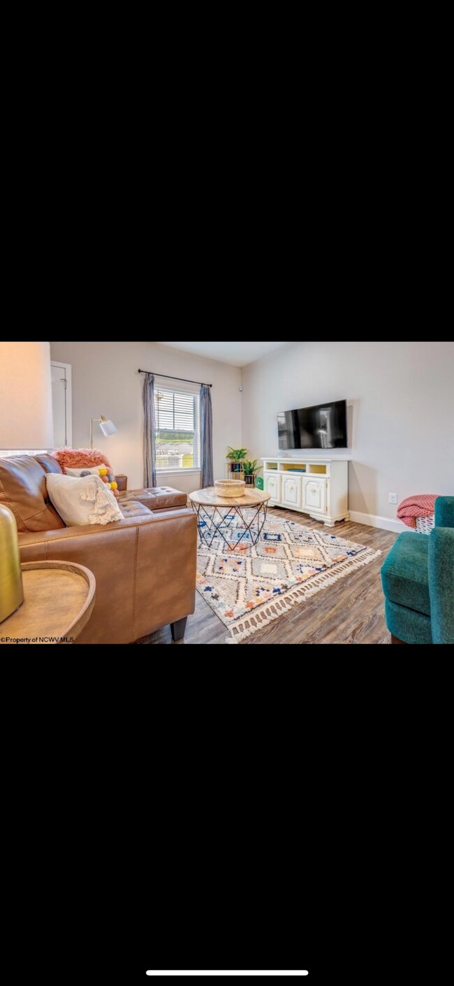 Foto del edificio - 201 Red Oak Ln